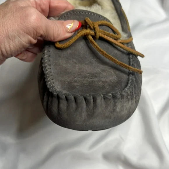 UGG Sheepskin Moccasins Pewter Grey Slippers Indoor Outdoor - Picture 7 of 15